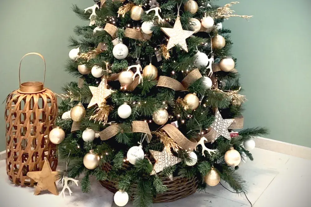 Sapin de Noël en fil de fer - Blanc et Couleurs